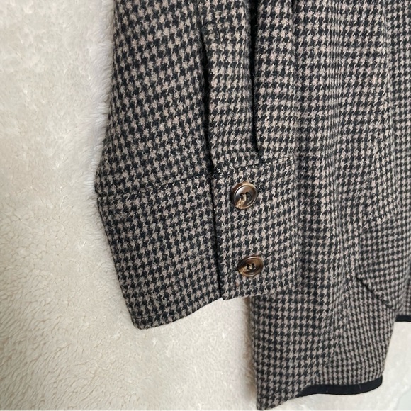 All Row Houndstooth Shacket - Picture 5 of 7